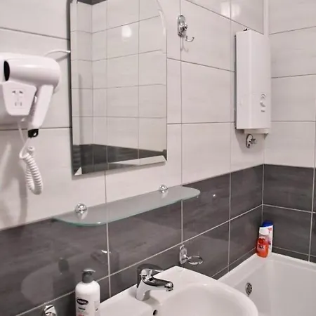 Apartman 3 S V Istocno Sarajevo Sa Jacuzzi Lux Hilandarska Centar *
